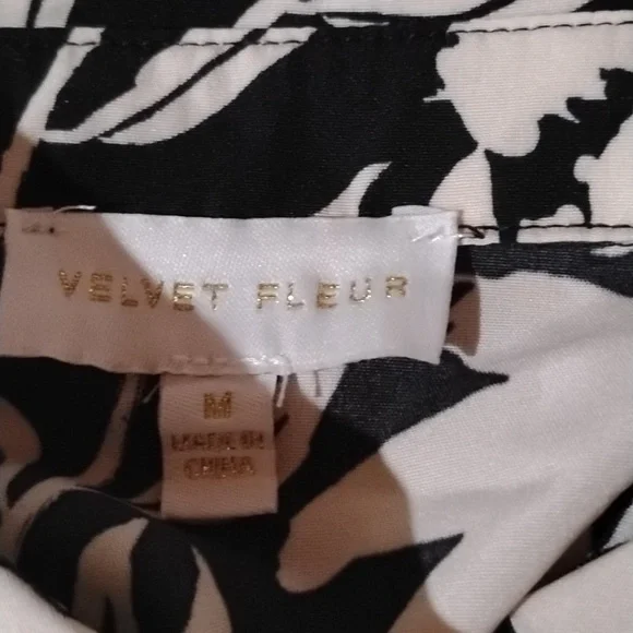 NWT Velvet Fleur top - Picture 3 of 6